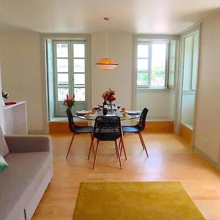 Castelo Superior Two Bedroom By Les Deux Mariettes *