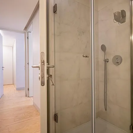 Castelo Superior Two Bedroom By Les Deux Mariettes *