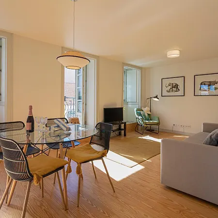 Castelo Superior Two Bedroom By Les Deux Mariettes *