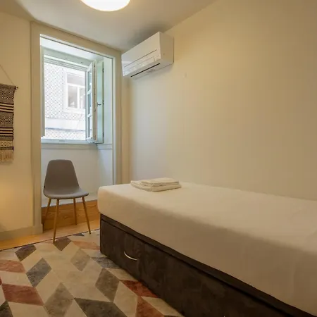 Castelo Superior Two Bedroom By Les Deux Mariettes アパート *