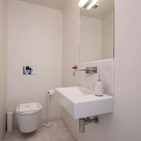 Apartment Castelo Superior Two Bedroom By Les Deux Mariettes *