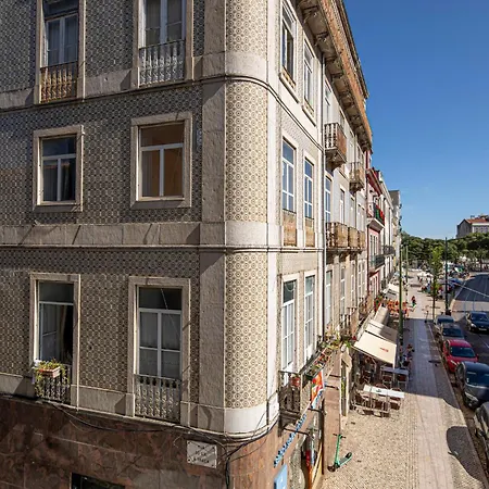 Castelo Superior Two Bedroom By Les Deux Mariettes Lisbon