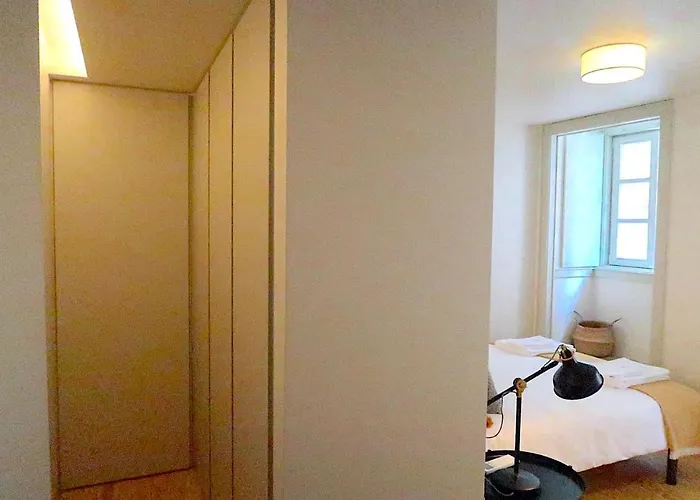 Castelo Superior Two Bedroom By Les Deux Mariettes Lisboa