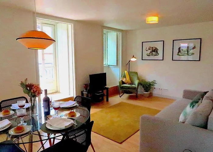 شقة Castelo Superior Two Bedroom By Les Deux Mariettes *