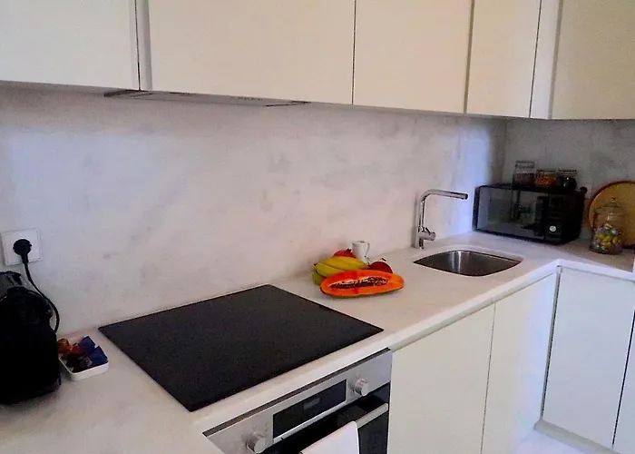 Castelo Superior Two Bedroom By Les Deux Mariettes شقة *