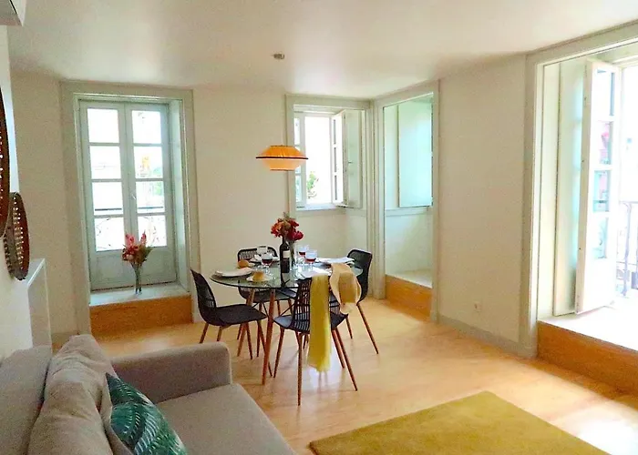Апартаменти Castelo Superior Two Bedroom By Les Deux Mariettes Лісабон