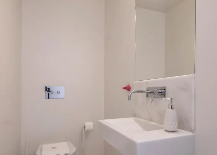 Апартаменти Castelo Superior Two Bedroom By Les Deux Mariettes Лісабон