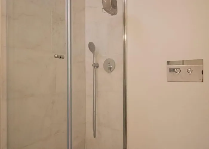 Castelo Superior Two Bedroom By Les Deux Mariettes