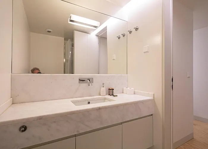 Castelo Superior Two Bedroom By Les Deux Mariettes شقة *