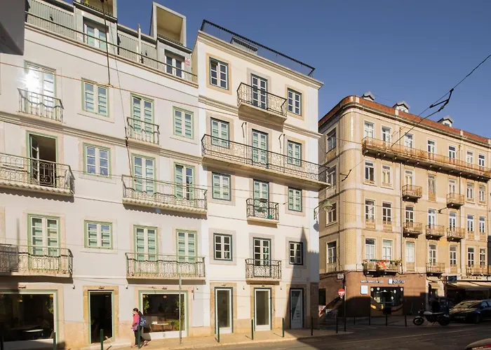 Castelo Superior Two Bedroom By Les Deux Mariettes Апартаменти Лісабон