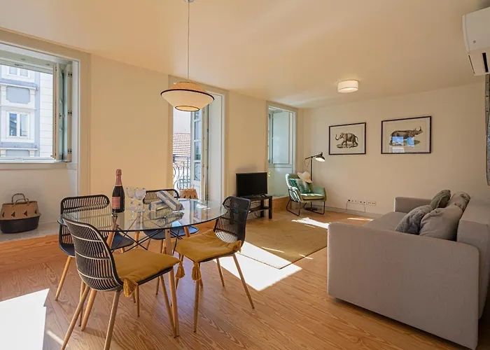 Castelo Superior Two Bedroom By Les Deux Mariettes *