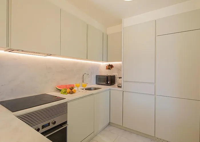 Апартаменти Castelo Superior Two Bedroom By Les Deux Mariettes *