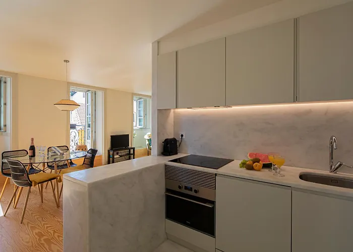 Castelo Superior Two Bedroom By Les Deux Mariettes Апартаменти Лісабон