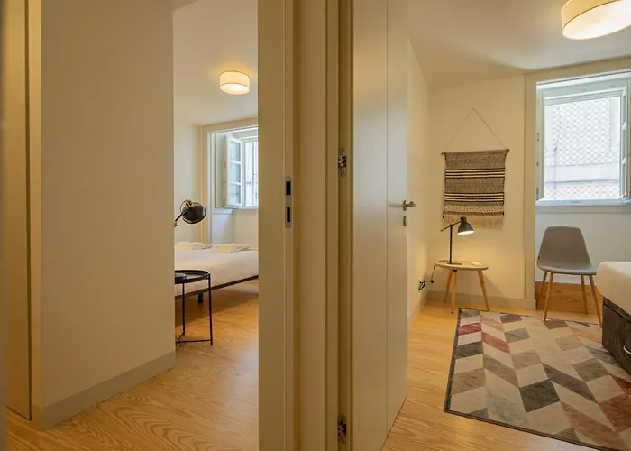 Castelo Superior Two Bedroom By Les Deux Mariettes *