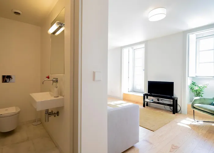 Castelo Superior Two Bedroom By Les Deux Mariettes *