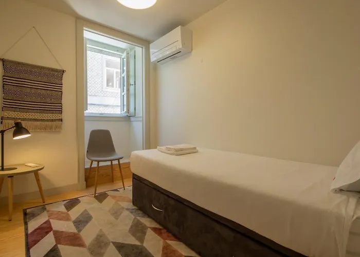 Castelo Superior Two Bedroom By Les Deux Mariettes شقة *