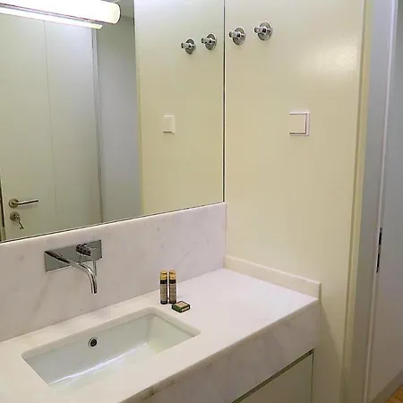Castelo Superior Two Bedroom By Les Deux Mariettes شقة *