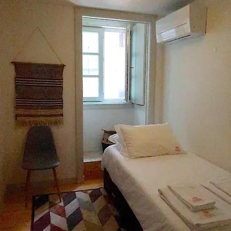 Castelo Superior Two Bedroom By Les Deux Mariettes شقة