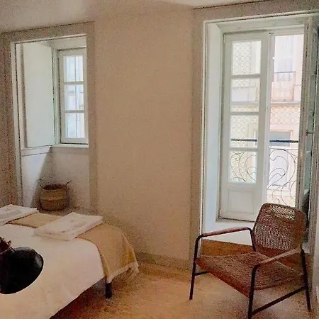 Castelo Superior Two Bedroom By Les Deux Mariettes شقة Lisboa