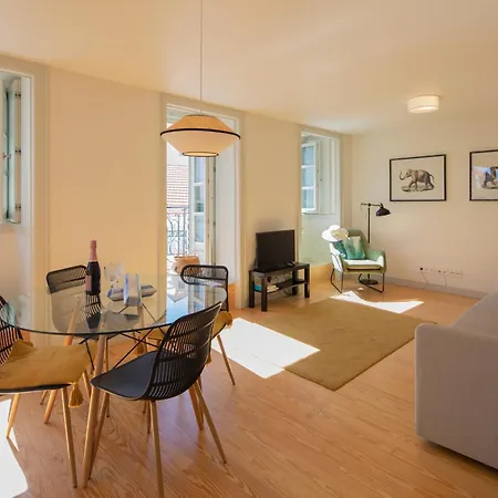 شقة Castelo Superior Two Bedroom By Les Deux Mariettes