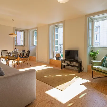 شقة Castelo Superior Two Bedroom By Les Deux Mariettes