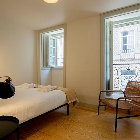 Castelo Superior Two Bedroom By Les Deux Mariettes * Lisboa