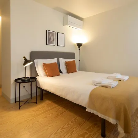 Castelo Superior Two Bedroom By Les Deux Mariettes شقة