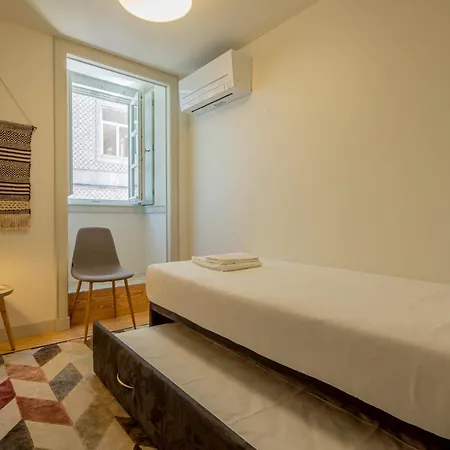 شقة Castelo Superior Two Bedroom By Les Deux Mariettes
