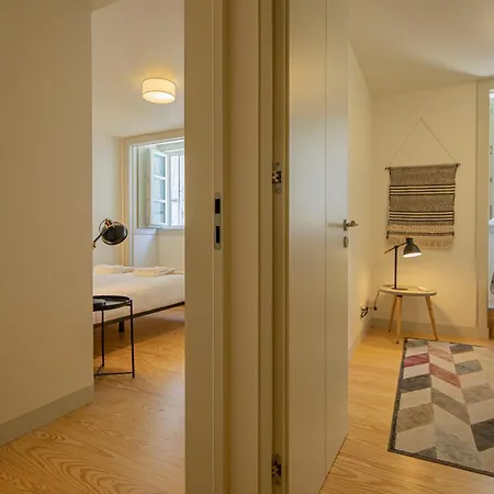 Castelo Superior Two Bedroom By Les Deux Mariettes *